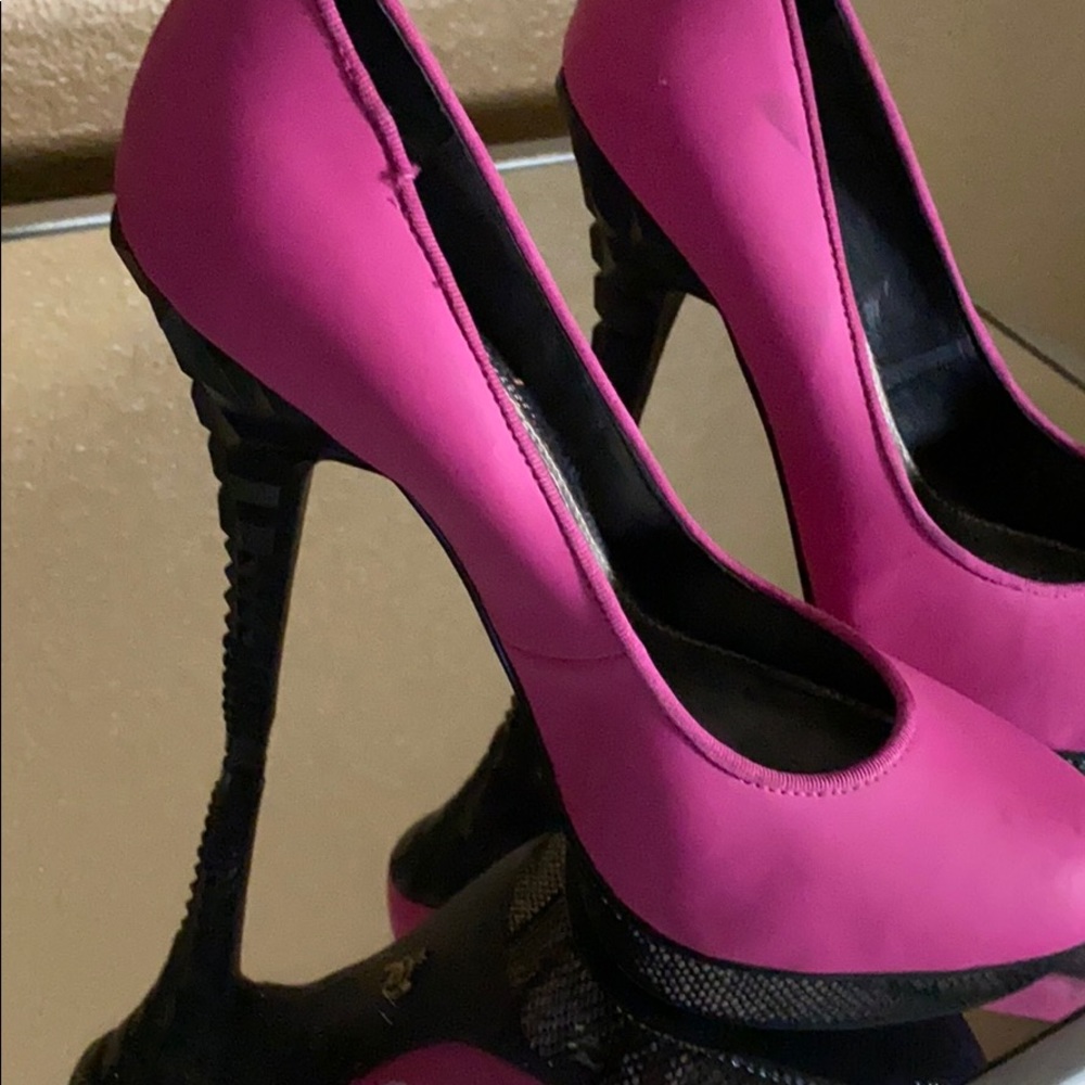 Heels - Picture 7 of 7